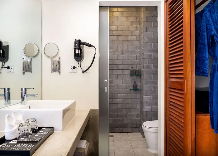 Blanc Smith Hotel